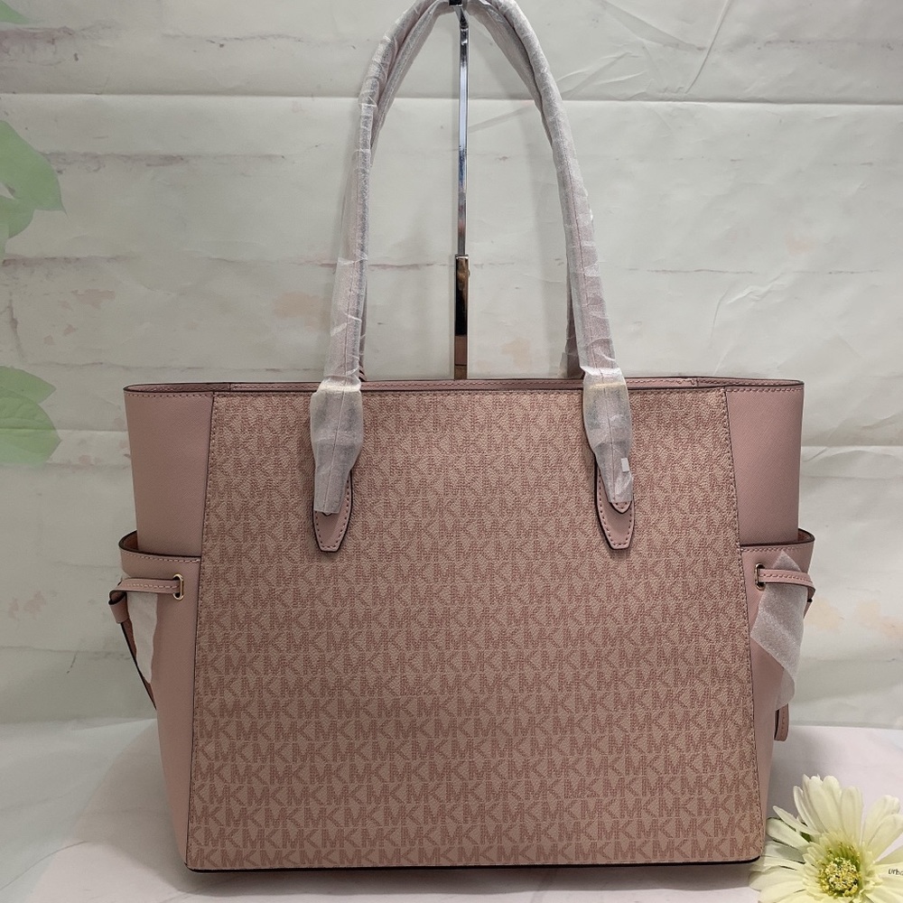Michael Kors Gilly Large Drawstring Tote - Picture 3 of 8